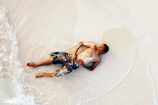 Relaxing in Maldives by Matu (CC-BY) http://bit.ly/4CbXfz