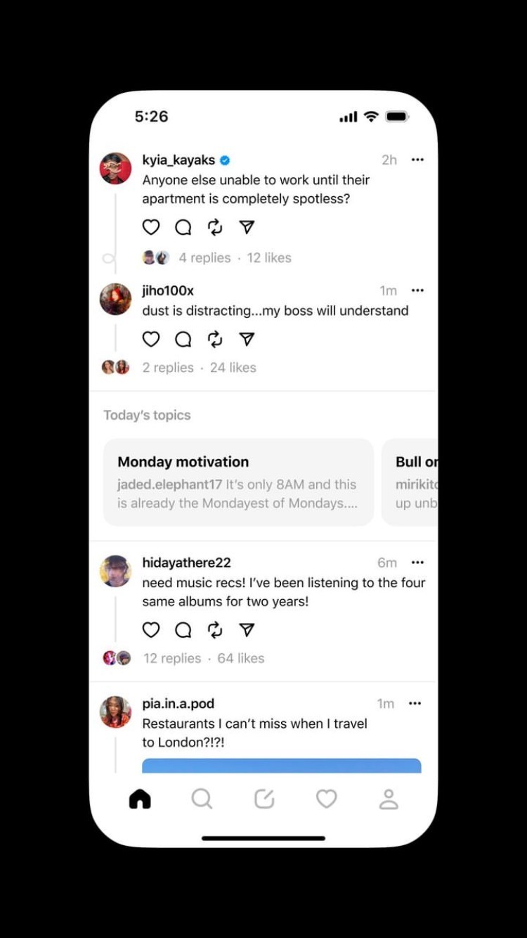 Bild zeigt den Feed von Threads an. Abgebildet ist ein neues Feature, das im Feed auf Themen hinweist, die gerade auf Threads im Trend sind.